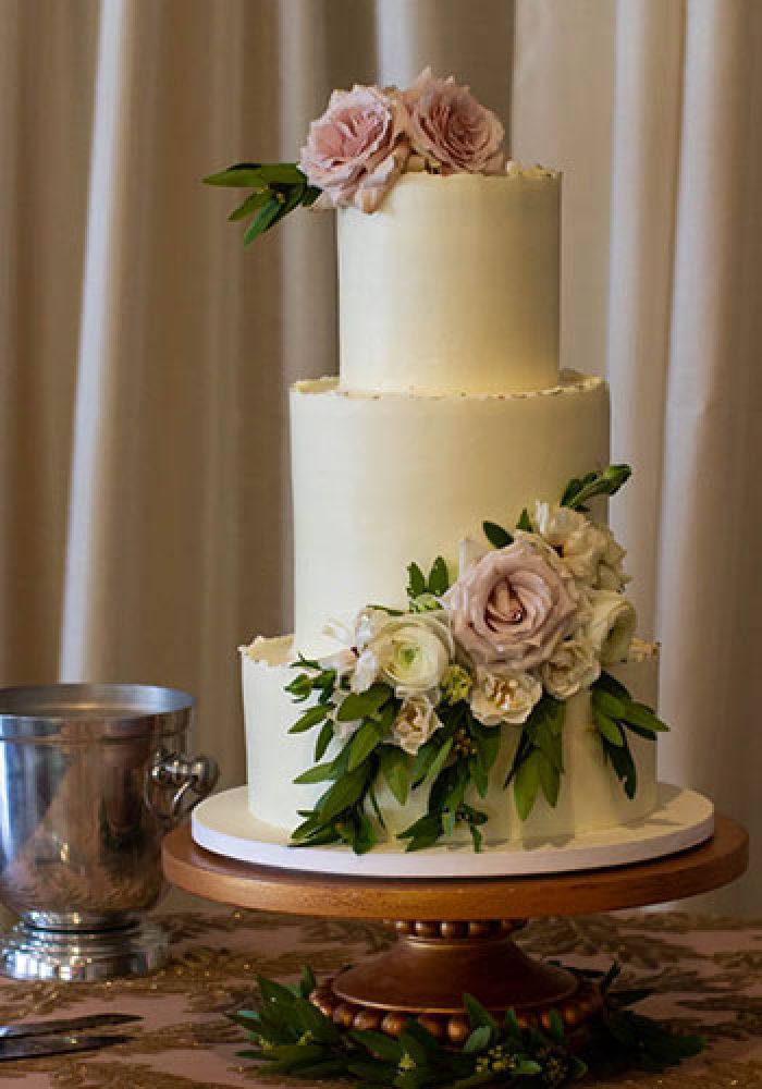 Smooth Finish Wedding Cake